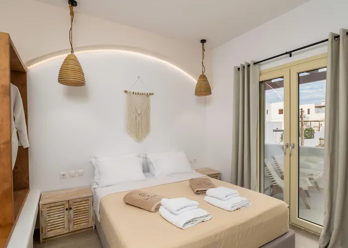 Couette-café Vive Mare Milos Pachaina